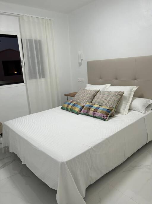 Moderno Apartamento Cerca Al Mar Tías Exterior foto
